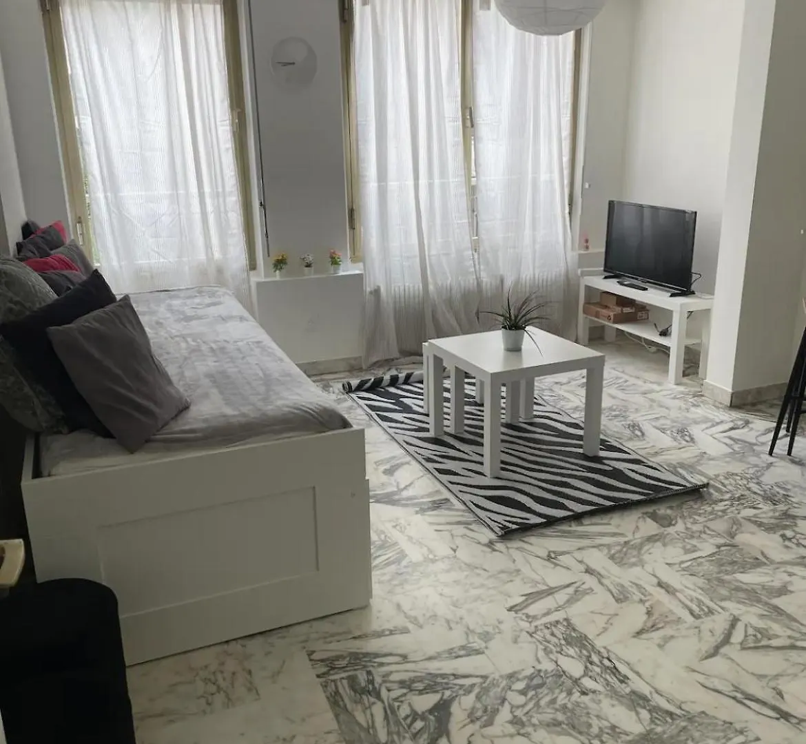Studio 50 M De La Mer - Centre - Proche Mer Nice Apartment
